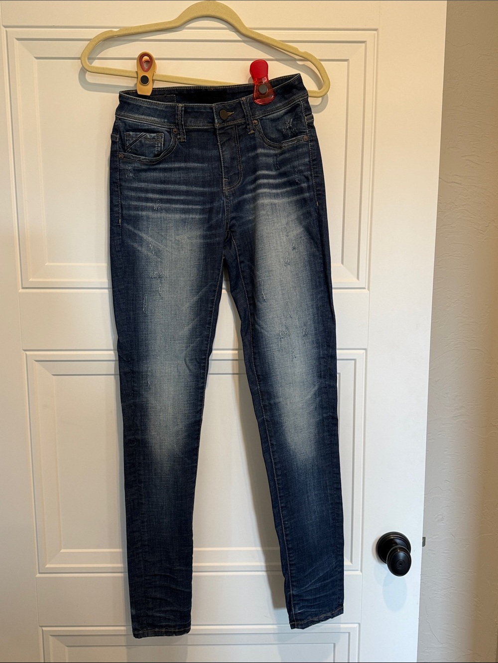 Buckle Women's Skinny Jeans - Dark Blue Wash
